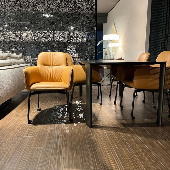 Image 1 of Leolux Gyon en Tico Gentle eetkamerset  200 x 100 cm (set van 4)