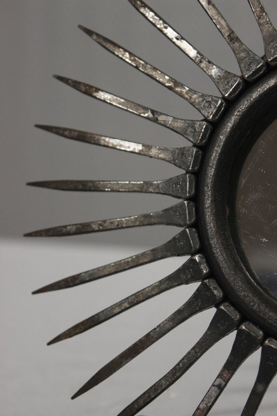 Image 1 of Brutalistische ijzeren spiegel uit circa 1950. Brutalistisch modernistisch ontwerp.