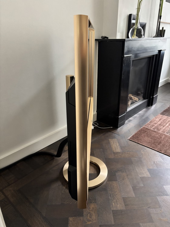 Bang & Olufsen BeoVision TV con Soporte y Cubierta de Altavoz – banks & olufsen, Productos de mantenimiento (photo 2 of 6)