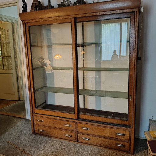 Antique Shop Cabinet / Apothecary Cabinet (Vintage) – vitrinekasten, Wood (photo 2 of 5)