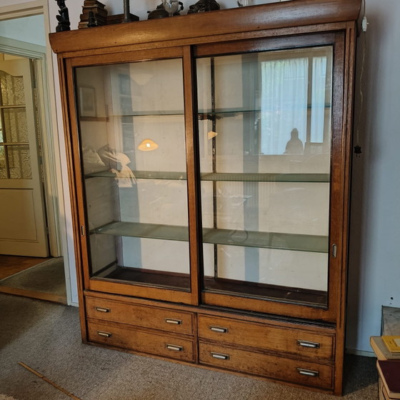 Antique Shop Cabinet / Apothecary Cabinet (Vintage) – Display cabinets, Wood (photo 2 of 5)