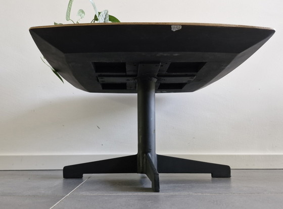 Image 1 of Bijzettafel mat zwart metaal met eiken fineer blad