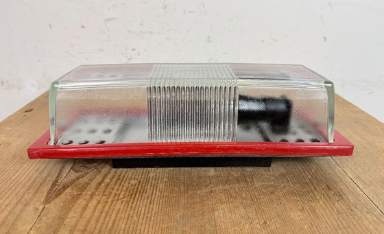 Image 1 of Applique industriale rossa in bachelite di Elektrosvit, anni '70