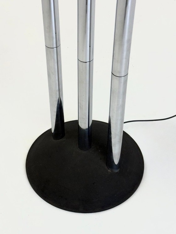 Image 1 of Chromen buisframe design vloerlamp door Goffredo Reggiani