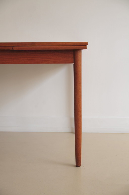 Vintage Extendable Teak Dining Table