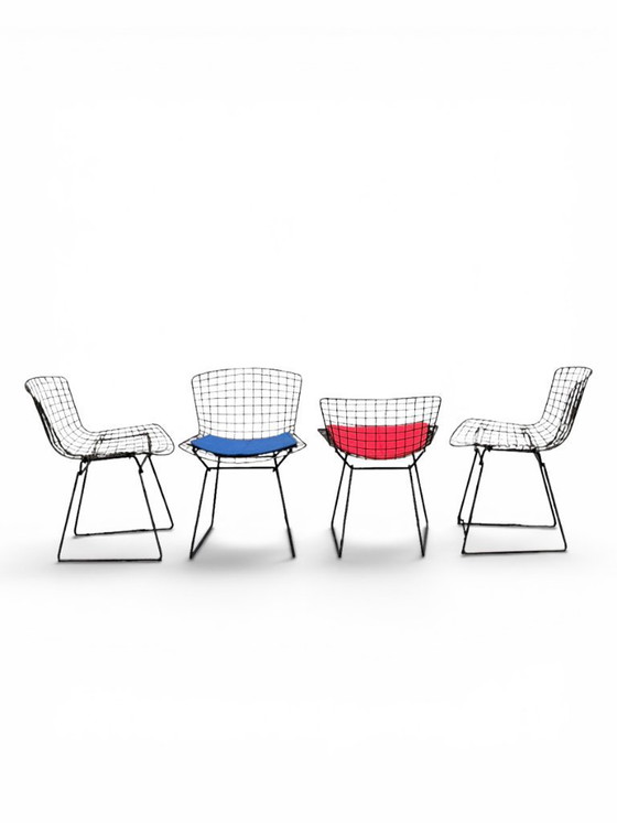 Authentisches Set aus 4 Harry Bertoia Drahtstühlen für Knoll - Stahl & Originalkissen – Esszimmerstühle (photo 6 of 22)