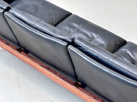 Image 1 of Canapé de style mid-century en palissandre et cuir de vachette noir, signé Hans Olsen pour Vatne Møbler, 1960