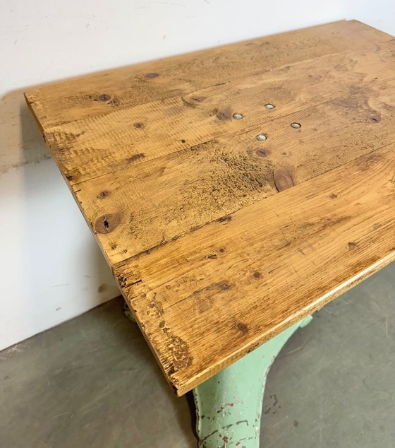 Image 1 of Mesa industrial verde de hierro fundido, década de 1960