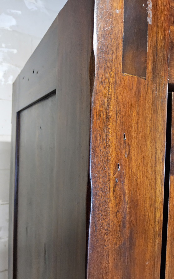 Image 1 of 2x Kolonialstil-Vitrinenschrank aus Holz mit Schublade / Porzellanschrank / Bücherregal / Barschrank