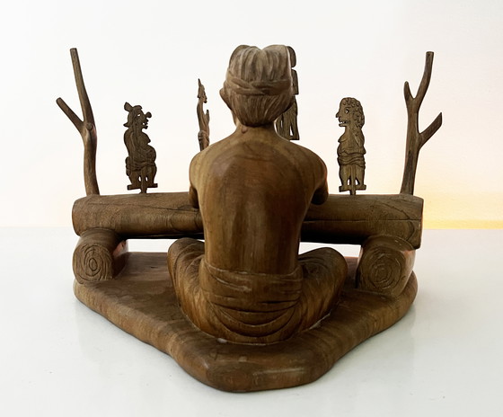 Image 1 of Grande sculpture en bois balinaise d'un marionnettiste de Danang