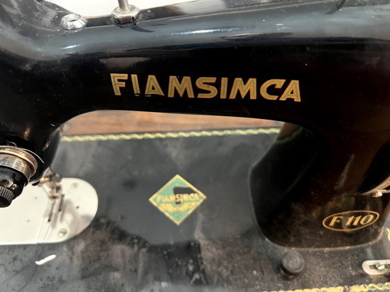Image 1 of Machine à coudre Fiamsimca - Métal