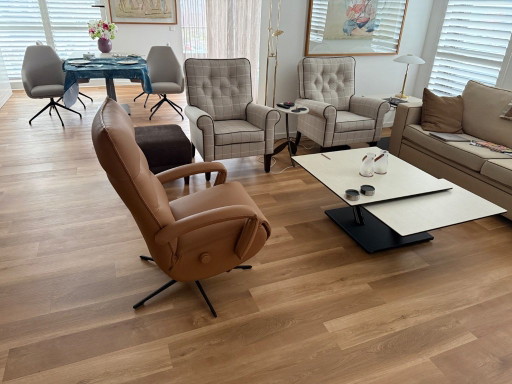 Relaxfauteuil in leer met afzonderlijk verstelbare rugleuning en voetsteun