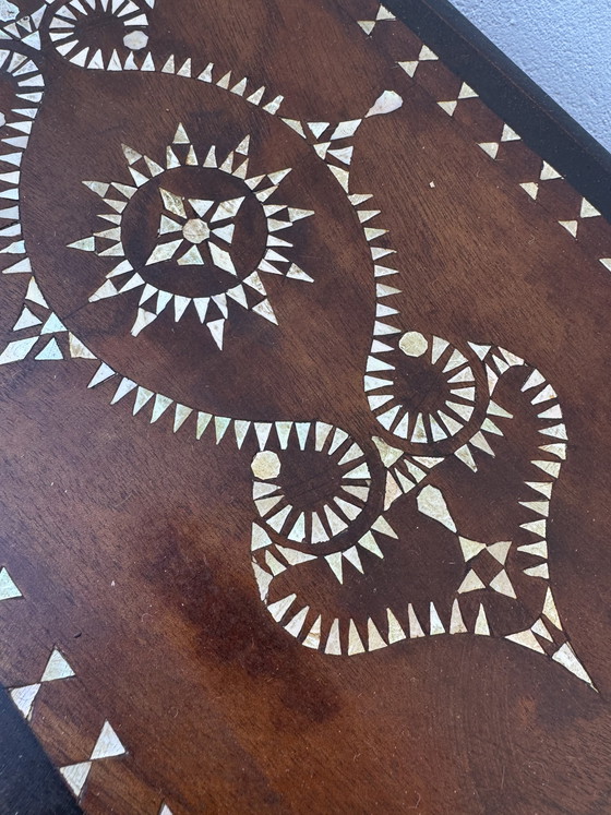 Image 1 of Antico baule orientale con intarsi in madreperla