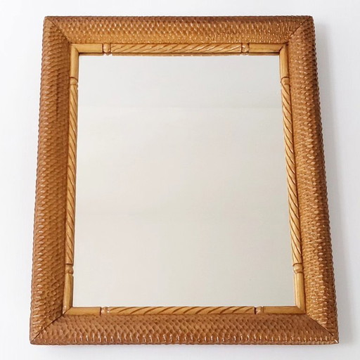Specchio vintage anni '40-'50 in legno intagliato con motivo a nido d'ape a squame di serpente.