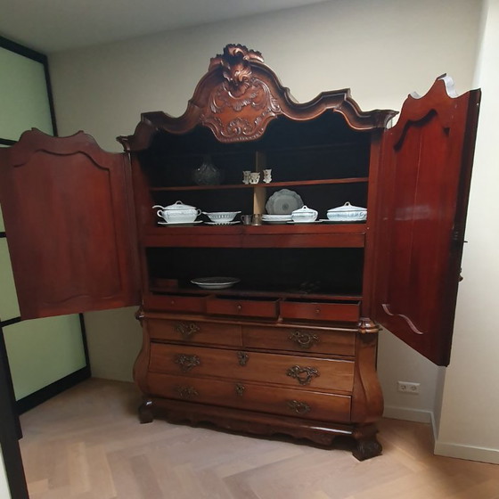 Image 1 of Antiek Hollandse gebogen kabinet (17e eeuw) 