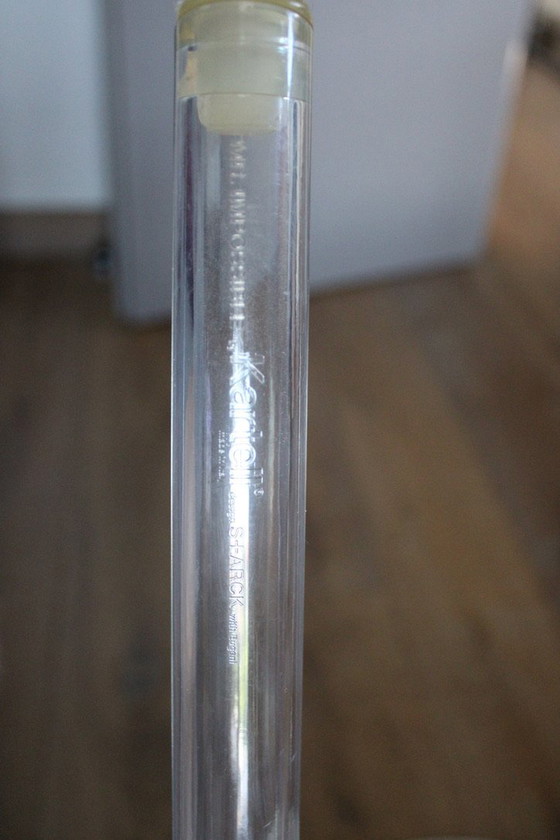 Image 1 of 4 sedie bianche Mr Impossible Kartell di Philippe Starck