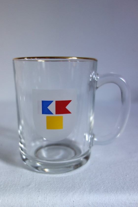 Image 1 of 6 vintage Mobil-vlag mokken