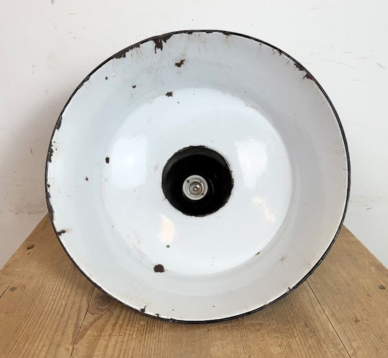 Image 1 of Lampada industriale in smalto nero con parte superiore in ghisa, anni '50