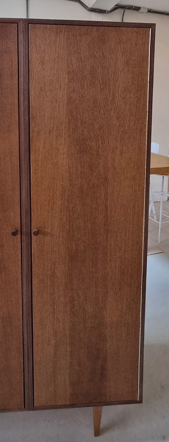Kleiderschrank Arvid, Kleiderschränke, Holz, Braun, Mid Century Modern (Foto 5 von 15)