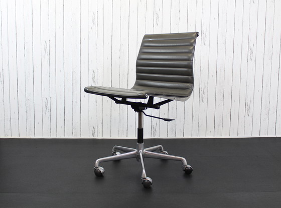 Image 1 of 9X Ea117 Office Chairs Icf Charles & Ray Eames Seats