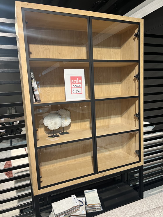 Image 1 of Stoer Vermeerkast €1000,-