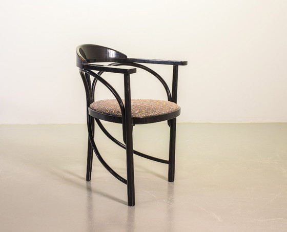 Juego de 4 sillas de comedor triangulares Thonet de diseño de mediados de siglo (modelo 87) lacadas en (photo 19 of 24)