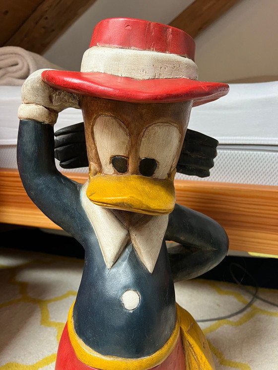 Image 1 of Figura del Pato Donald tallada a mano de la década de 1950