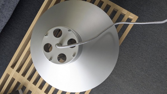 Lampade a sospensione Visir di Louis Poulsen in argento opaco – Alluminio (photo 2 of 5)