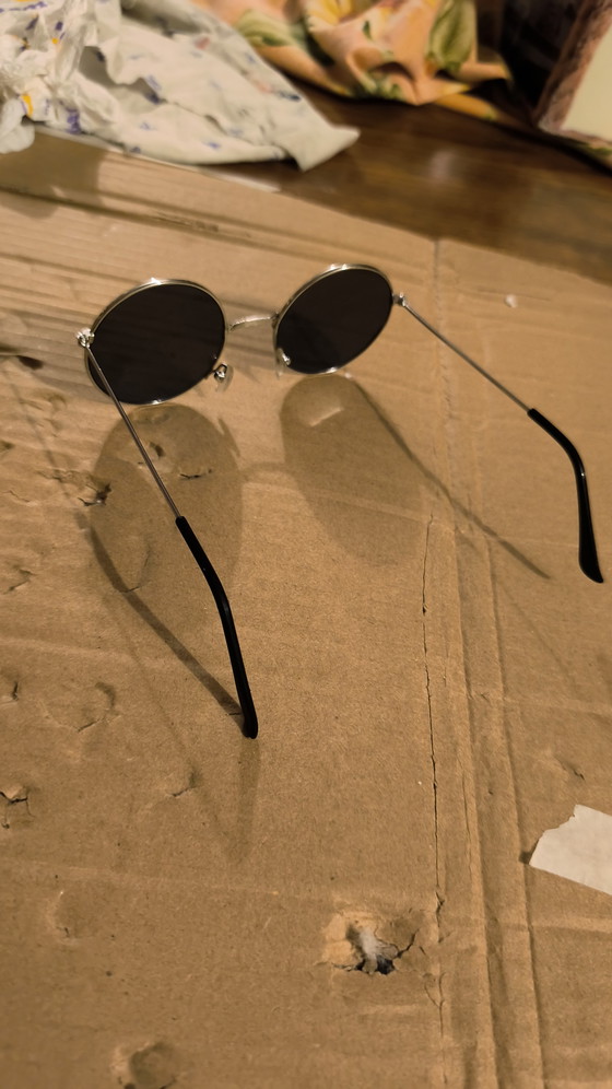 Lunettes style Jon Lennon des années 70 et 80 – Cadeaux, Glass, Metal (photo 3 of 9)