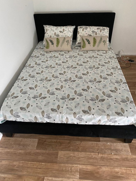 Image 1 of bed met lattenbodem en matras