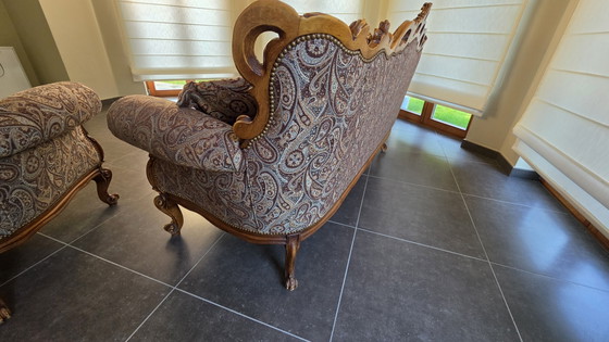 Image 1 of Ensemble de salon baroque trois pièces – Canapé trois places et deux fauteuils – Motifs cachemire