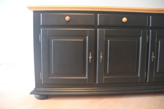 Credenza nera con piano e cassetti in rovere. – Credenze, Metal, Wood (photo 8 of 12)