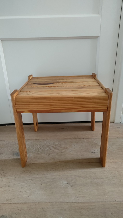 Mesita auxiliar vintage Karin Mobring IKEA, mesa pequeña, taburete, años 70