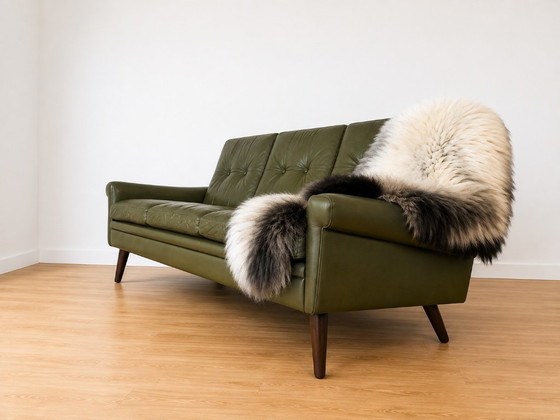 Vintage Danish Svend Skipper 3 Person Sofa In Olive Green Leather 1960s – 3-5 seaters (photo 3 of 5)