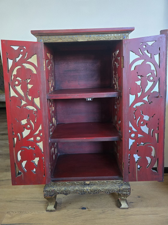 Image 1 of Exklusiver thailändischer Holzschnitzschrank mit Glasmosaik