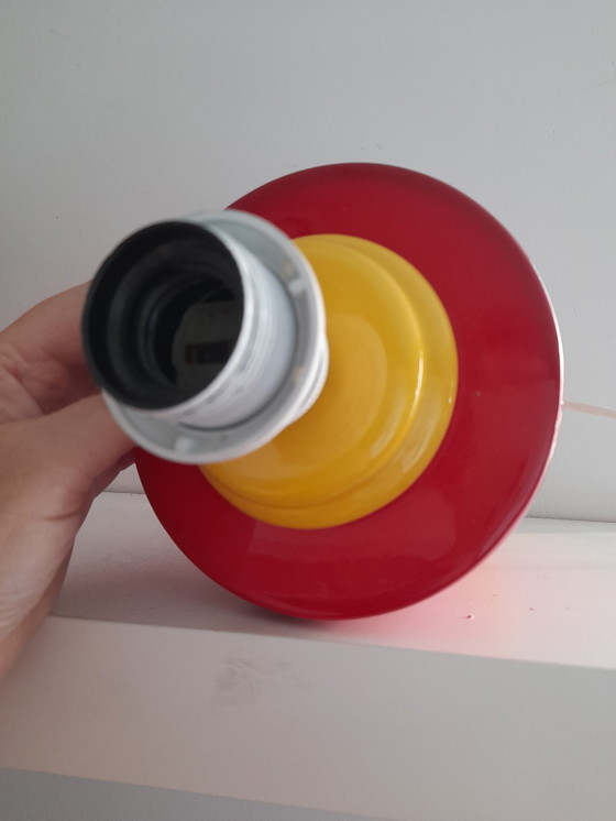 Image 1 of Paar rode en gele postmoderne Memphis-lampen uit de jaren 80