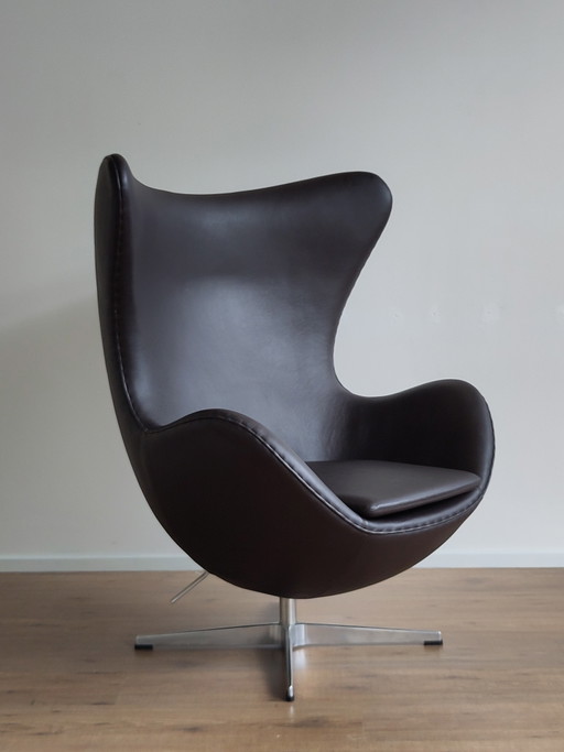 Scandinavian armchair Egg chair Arne Jacobsen