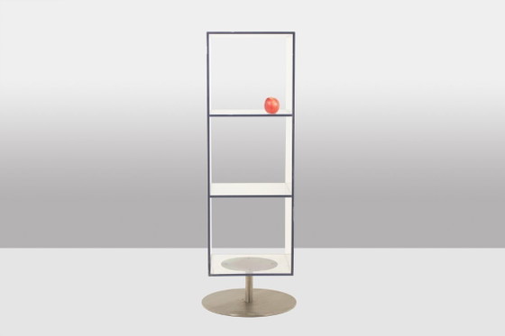 Image 1 of Zwei Säulenregale aus Plexiglas und gebürstetem Metall. 1970er-80er Jahre.