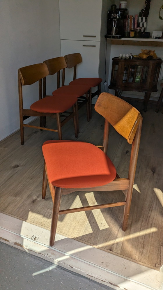 Image 1 of Lot de 4 chaises scandinaves Farstrup Møbler années 1960, assises orange en teck