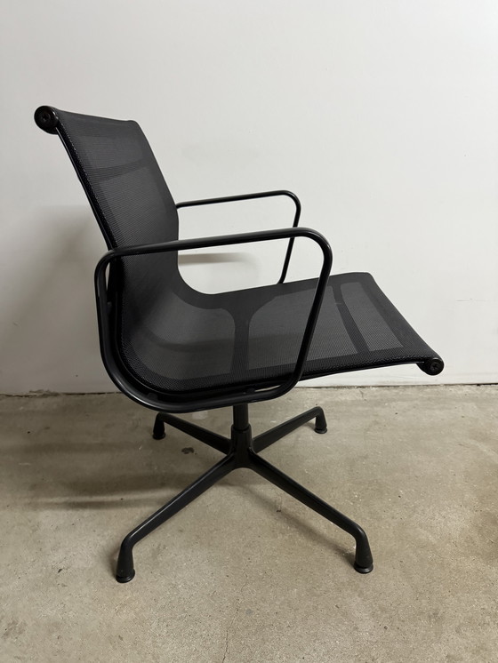 Image 1 of Vitra Eames EA 108 Aluminium Chair Black 1/3 Top & Original