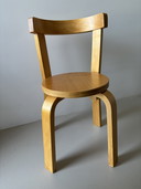 Sedia per bambini vintage scandinava modello 68 in compensato e betulla attribuita ad Alvar Aalto per Artek