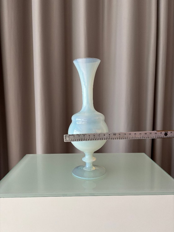 Vaso in vetro opalescente, Bianco, Vasi (foto 3 di 7)