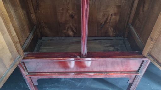 Chinesischer Vintage-Kleiderschrank