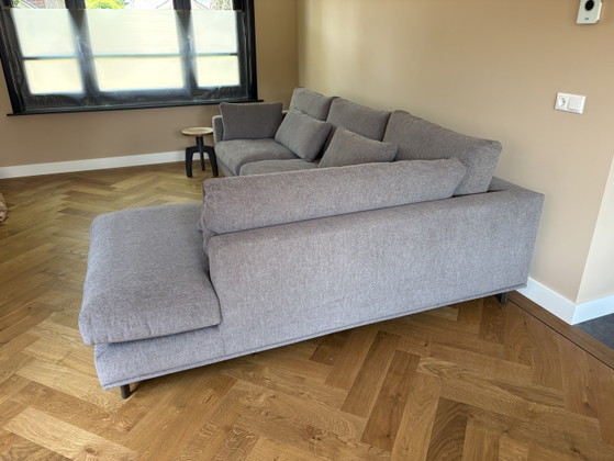 Image 1 of Gloednieuwe stoffen hoekbank kleur taupe ongebruikt
