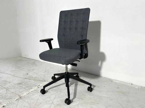 Vitra ID Trim Office Chair - Antonio Citterio - Ergonomic - New condition – Metal, Plastic (photo 2 of 9)