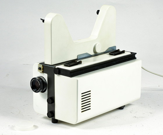 Proyector Noris Universal, Plástico Blanco y Metal, con Caja Original – Focos (photo 5 of 17)