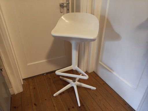 Kartell Spoon Hocker - Designklassiker von Philippe Starck