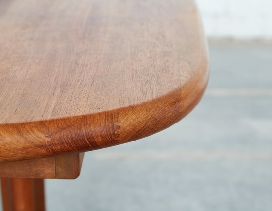 Juul Kristensen Superelliptical Mid-Century Dining Table for Glostrup – Wood (photo 13 of 17)