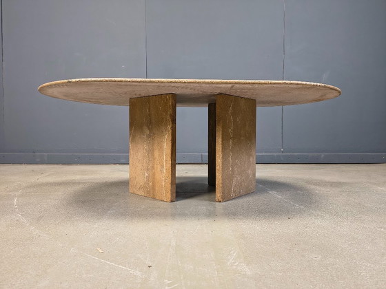 Image 1 of Table basse ovale vintage en travertin, années 1970