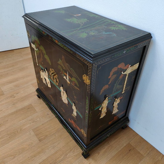 Image 1 of Vintage Antique Chinese bridal cabinet sideboard Chinoiserie cabinet